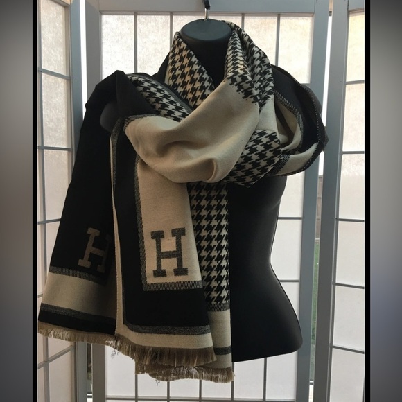 The Heidi Scarf in black & cream 75x27 - Picture 1 of 8